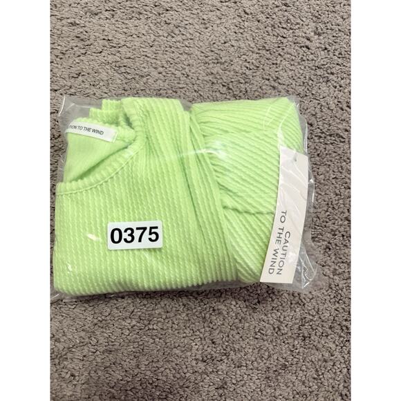 Caution to The Wind Small Tulip Sleeve Pullover Stretchy Lime Green Top NWT - Picture 5 of 5